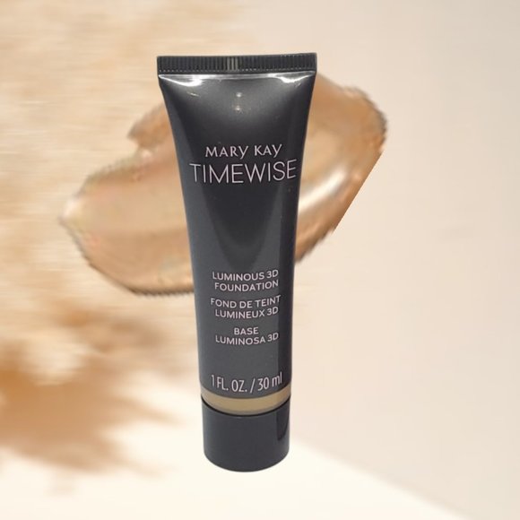 Beige W 180 (Warm) Luminous 3D Foundation Normal to Dry Skin - Picture 1 of 5